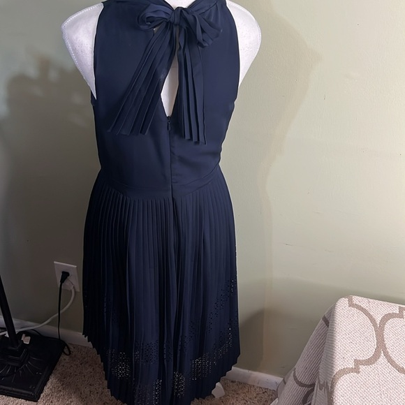 Banana Republic Navy high neck tie back pleated cutout skirt midi  dress - Picture 13 of 16